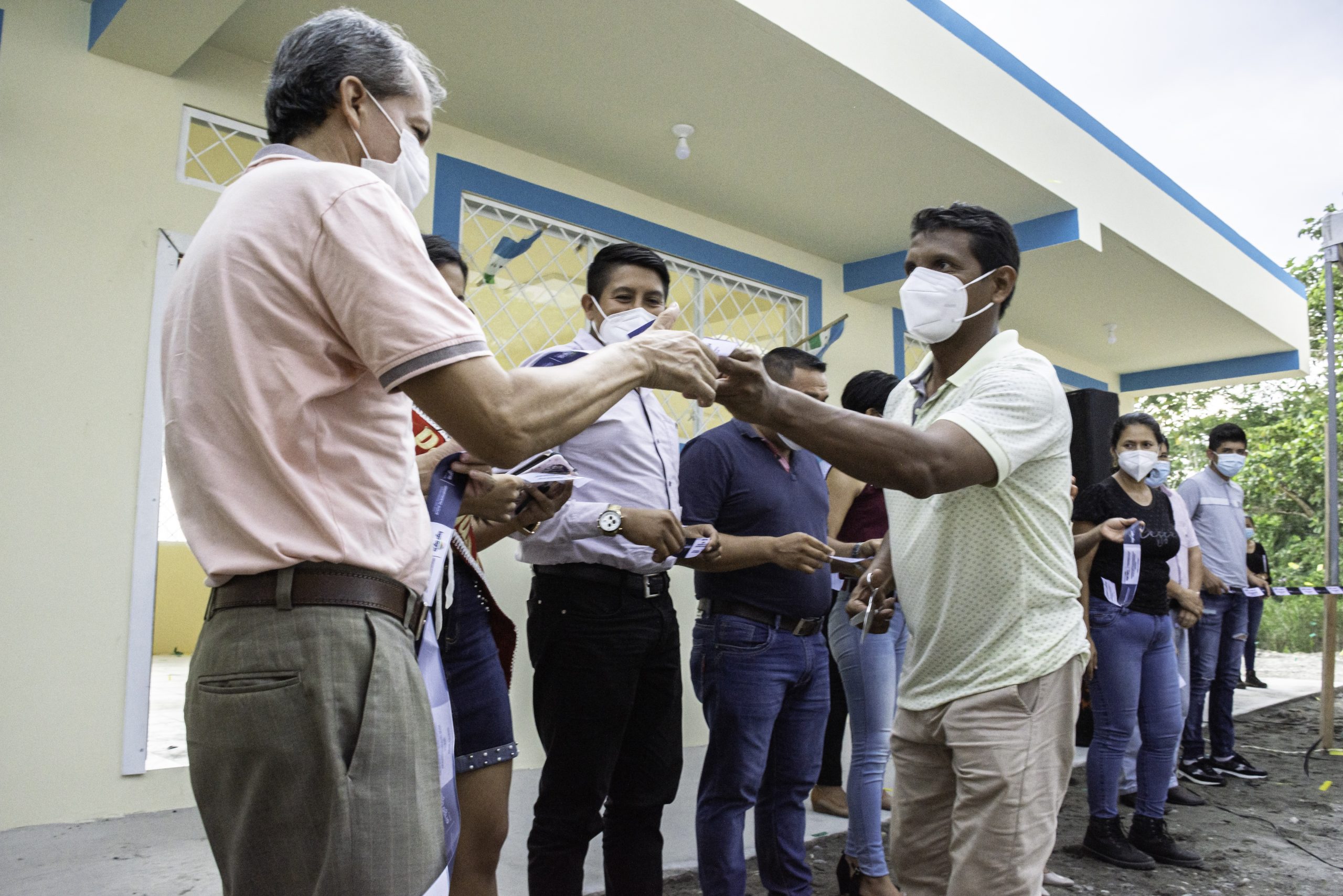 ALCALDE INAUGURA OBRAS EN LA UNIDAD EDUCATIVA PACAYACU