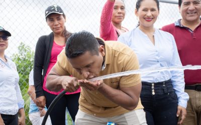 COMUNIDAD PURUHAES YA TIENEN AGUA POTABLE