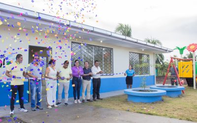 Moradores de El Palmar reciben Casa Taller