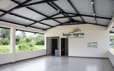 Moderna casa comedor a Escuela Julio Jaramillo
