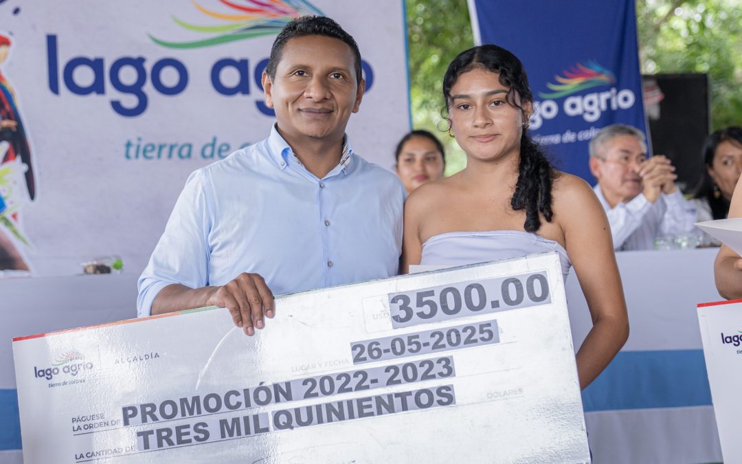 Becas en reconocimiento a la trayectoria estudiantil.