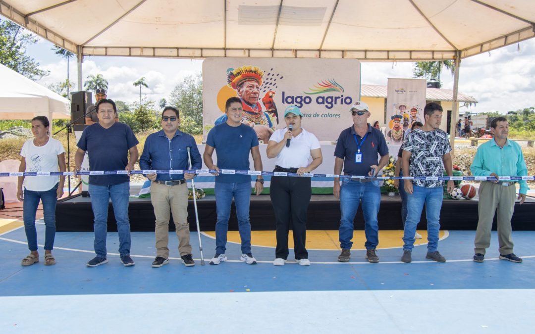 Recinto Golondrinas recibe cancha de uso múltiple.