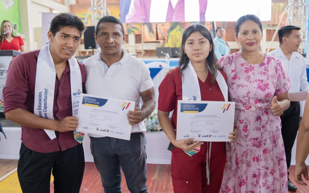 Nuevos emprendedores se certifican