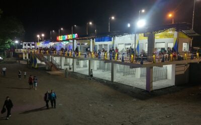 Malecón del río un lugar para el turismo y comercio.