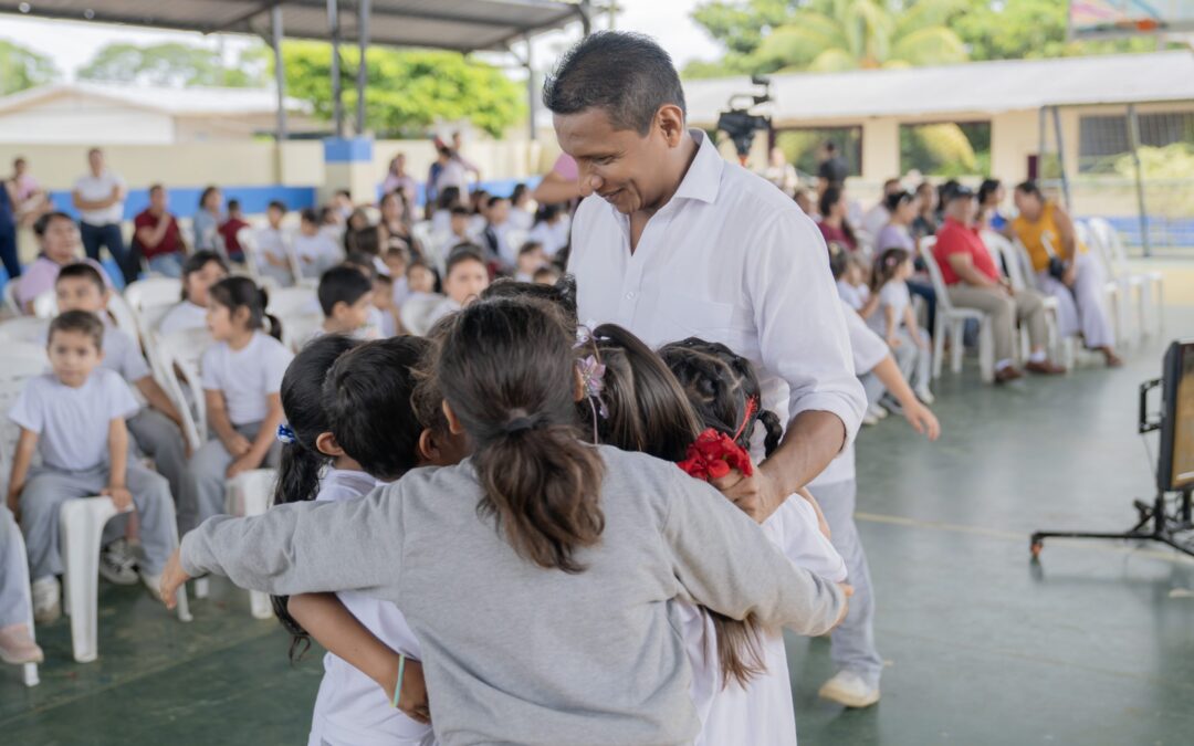 Aulas para escuela 16 de Febrero.