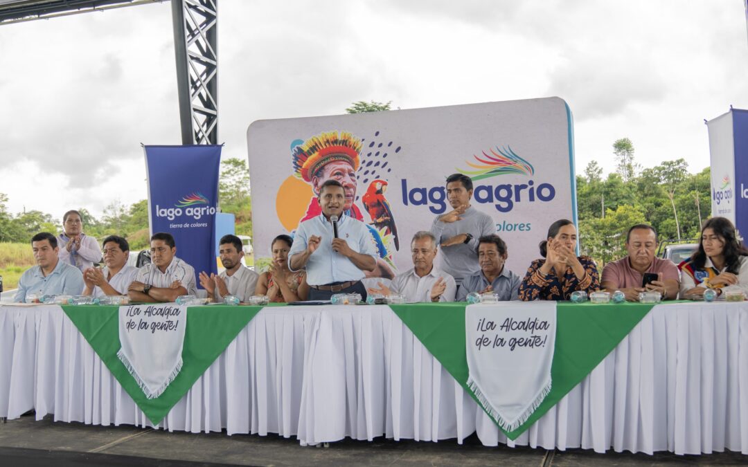 Cancha y cubierta recibe centro educativo de frontera.