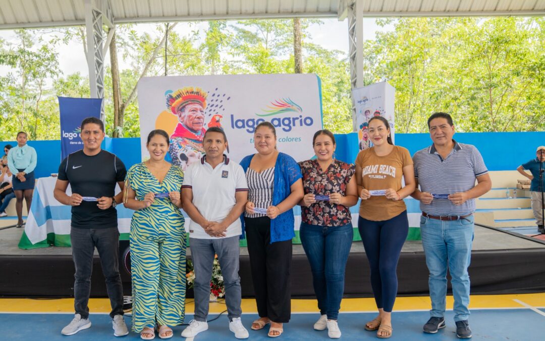 Cancha cubierta para asociación campesina.